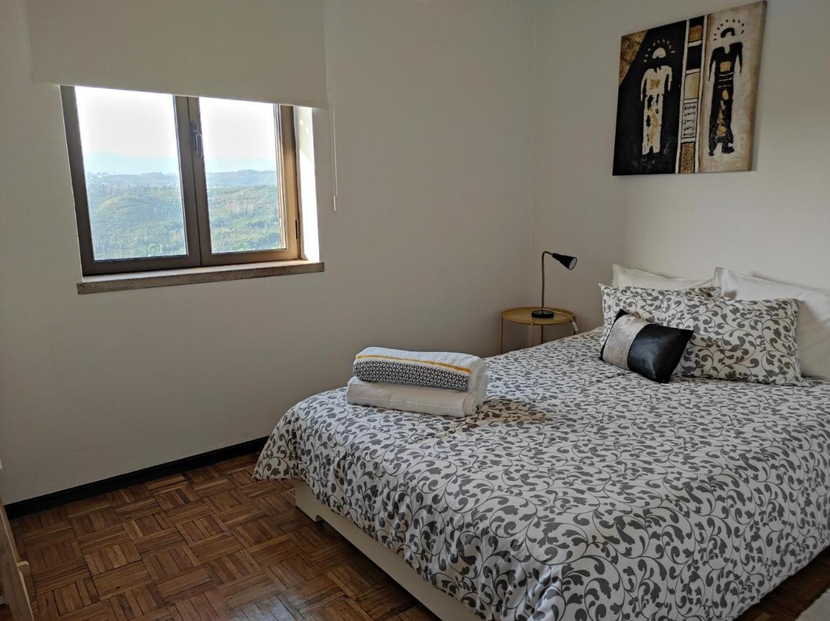 Apartamentos Cimo De Vila ヴォウゼーラ エクステリア 写真